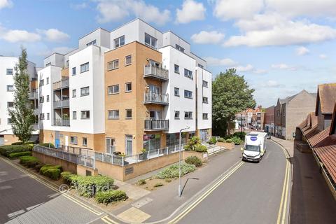 2 bedroom flat for sale, Blue Bell Court, Tonbridge TN9