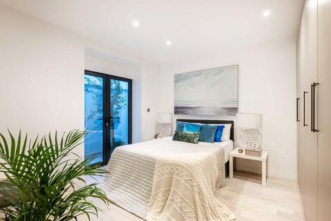 3 bedroom terraced house for sale, Mozart Street, London W10
