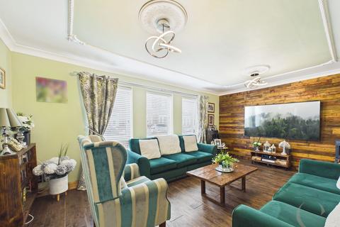 5 bedroom semi-detached house for sale, North View, Jarrow, NE32