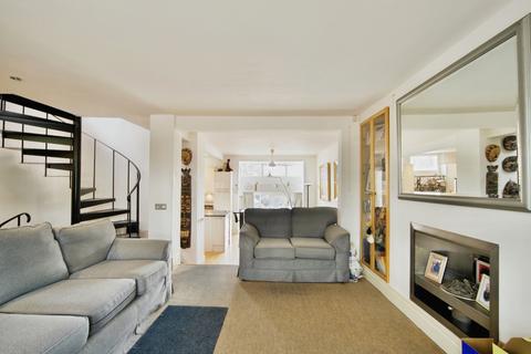 undefined, Lake House Road, London, E11