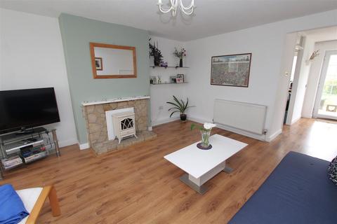 3 bedroom end of terrace house for sale, Willow Walk, Keynsham, Bristol