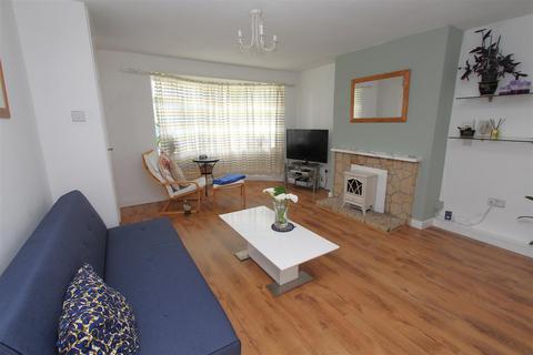 3 bedroom end of terrace house for sale, Willow Walk, Keynsham, Bristol