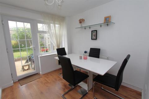 3 bedroom end of terrace house for sale, Willow Walk, Keynsham, Bristol