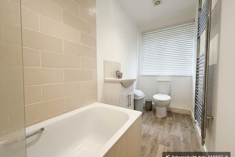 2 bedroom flat to rent, Parklands, Denmead, PO7