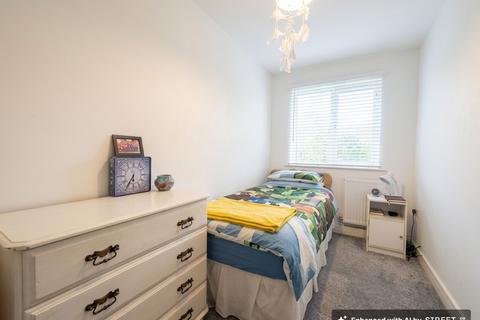 2 bedroom flat to rent, Parklands, Denmead, PO7