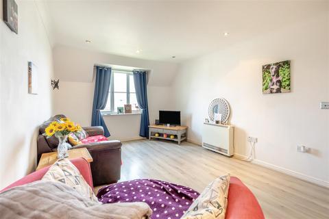 2 bedroom apartment for sale, Mercer Close, Larkfield, Aylesford