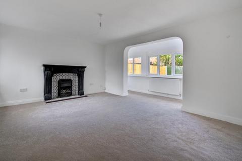 3 bedroom bungalow to rent, Oakfield Road, Chester, CH1