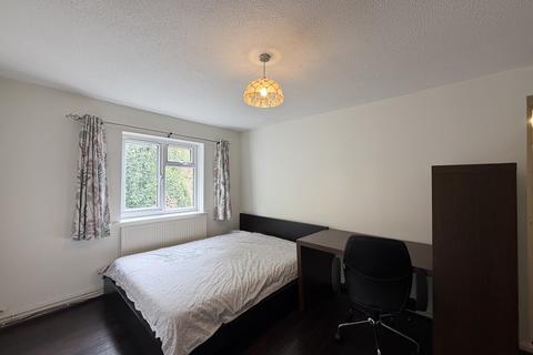 2 bedroom flat to rent, North Sherwood Street, Nottingham, NG1