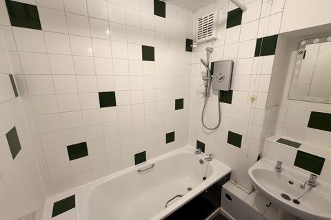 2 bedroom flat to rent, North Sherwood Street, Nottingham, NG1