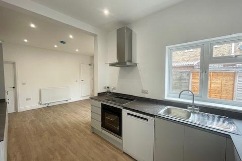 1 bedroom in a house share to rent, Greenheath Road, Cannock, WS12