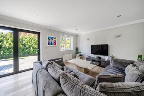 4 bedroom detached house to rent, Furnival Close, Virginia Water GU25