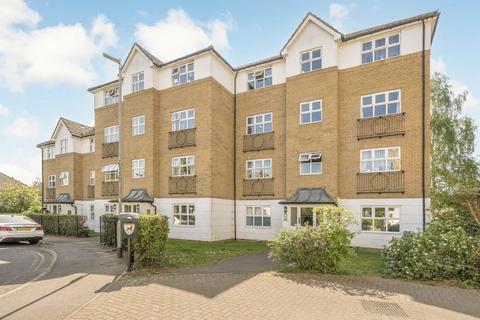 2 bedroom flat to rent, Hillary Drive, Isleworth TW7