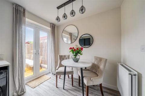 3 bedroom semi-detached house for sale, Holland Drive, Shrewsbury