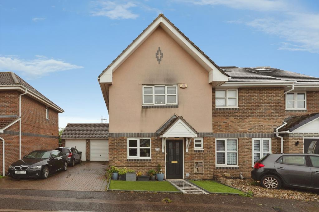 3 bedroom semi-detached house for sale