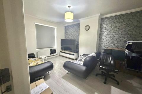 2 bedroom house for sale, Bushway, Dagenham RM8