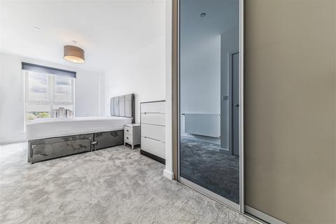 2 bedroom apartment to rent, at Fresh Wharf, 72 The Halcyon, 6 Drydock Square IG11