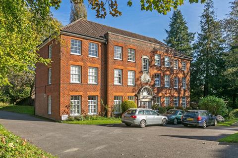 2 bedroom flat to rent, St. Cross Road, Avlan Court St. Cross Road, SO23