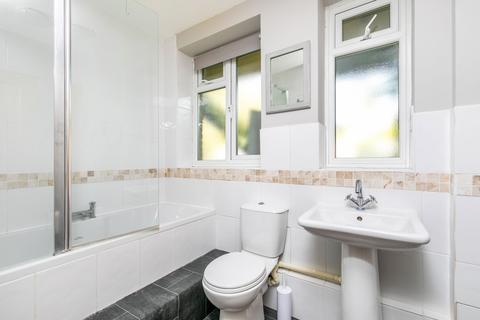 2 bedroom flat to rent, St. Cross Road, Avlan Court St. Cross Road, SO23