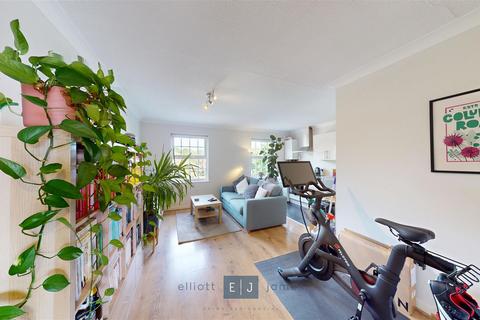 1 bedroom apartment to rent, High Road, Loughton IG10