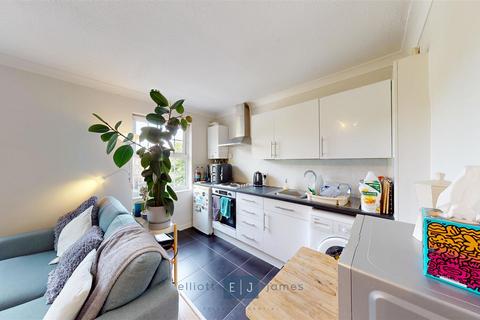 1 bedroom apartment to rent, High Road, Loughton IG10