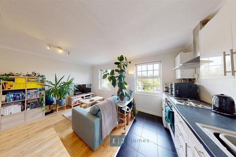 1 bedroom apartment to rent, High Road, Loughton IG10
