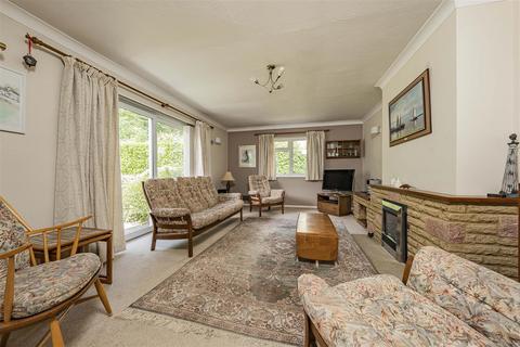4 bedroom detached bungalow for sale, Park Street Lane, Park Street, St. Albans