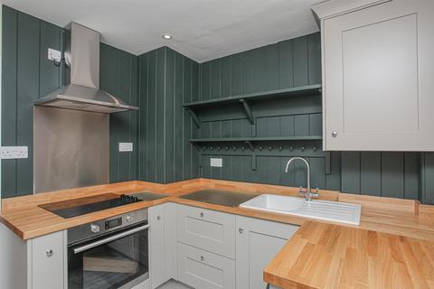 2 bedroom cottage to rent, Corn Street, Witney