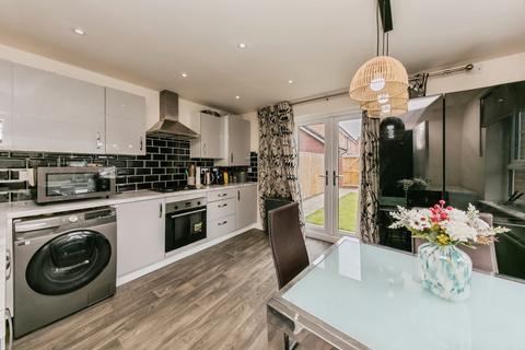 4 bedroom townhouse for sale, Sunnyside Close, Macclesfield, Cheshire, SK11