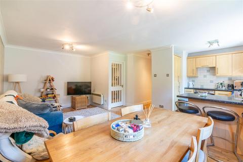 2 bedroom apartment to rent, Deneside Court, Jesmond Vale, NE2