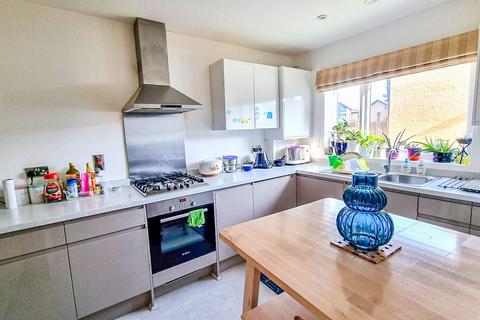 5 bedroom townhouse to rent, Potter Close, London, SE2
