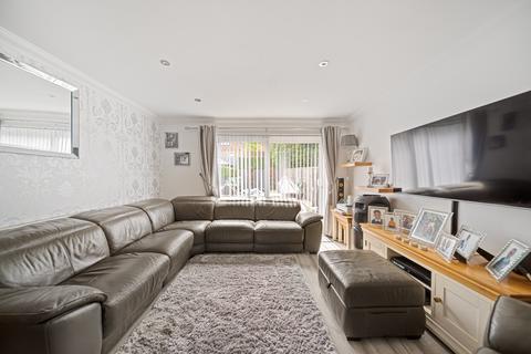 4 bedroom semi-detached house to rent, Lower Range Road, Kent DA12