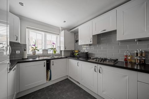 4 bedroom semi-detached house to rent, Lower Range Road, Kent DA12