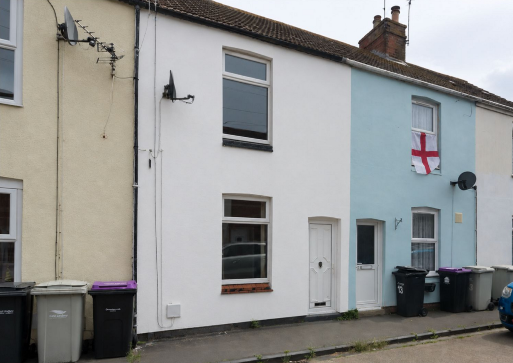 3 bedroom terraced house for sale