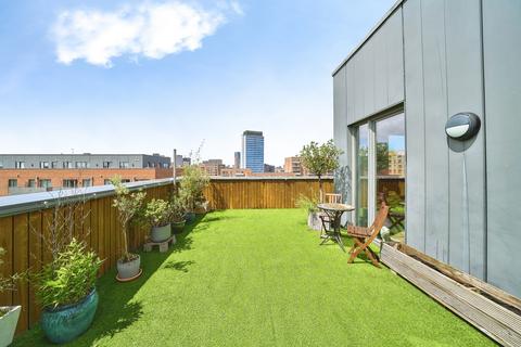 2 bedroom flat for sale, Robertson Road, LONDON, London, E16