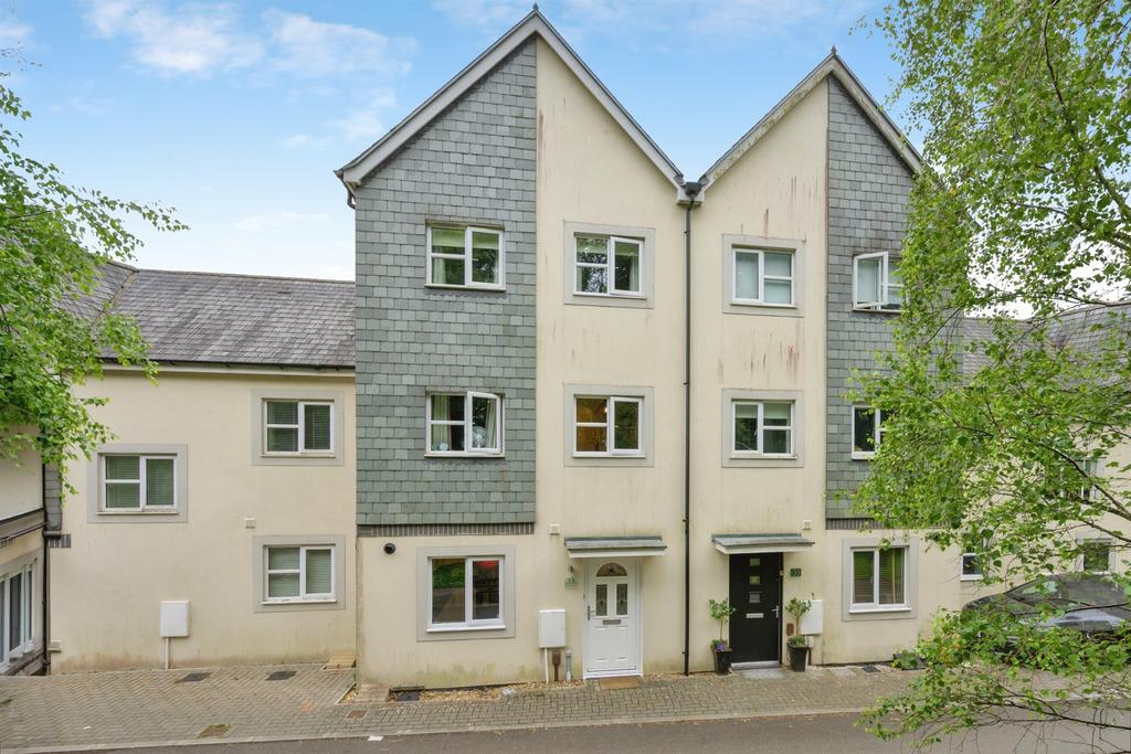 4 bedroom terraced house for sale