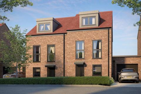 3 bedroom semi-detached house for sale, at Kingsley Park, Billericay CM12