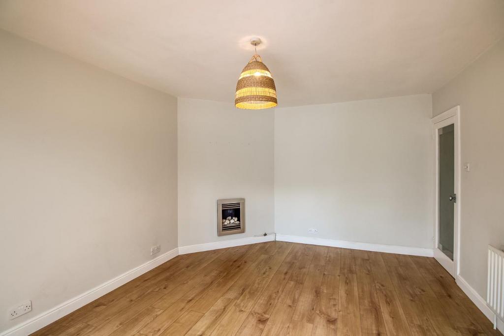 Apartment in Cambridge, Barnwell - View 4
