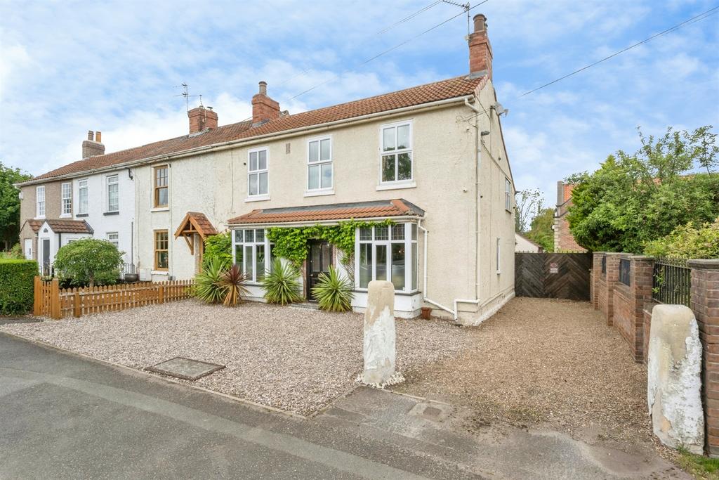 4 bedroom cottage for sale
