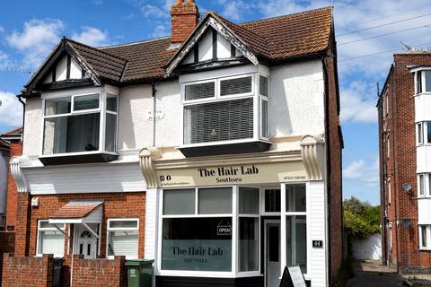 2 bedroom flat to rent, Priory Crescent, Hampshire PO4
