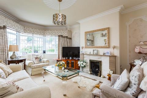 3 bedroom semi-detached house for sale, Southlands Drive, Leeds LS17