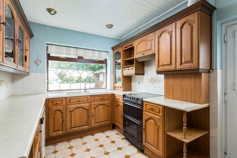 3 bedroom semi-detached house for sale, Southlands Drive, Leeds LS17