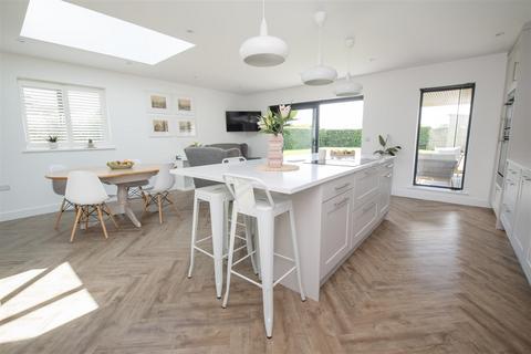 4 bedroom detached house for sale, Spencers Way, Driffield