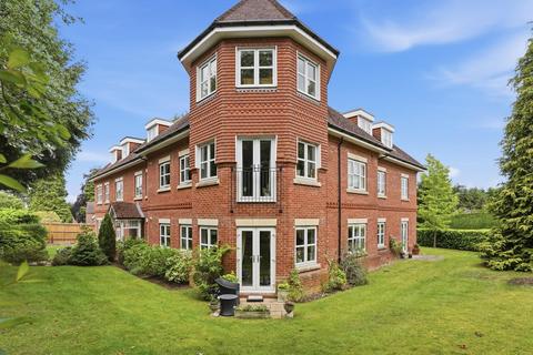 2 bedroom flat for sale, The Avenue, Tadworth KT20