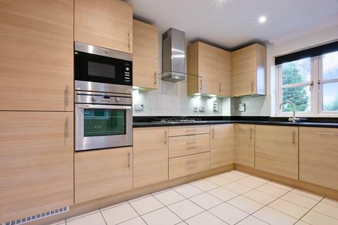 2 bedroom flat for sale, The Avenue, Tadworth KT20
