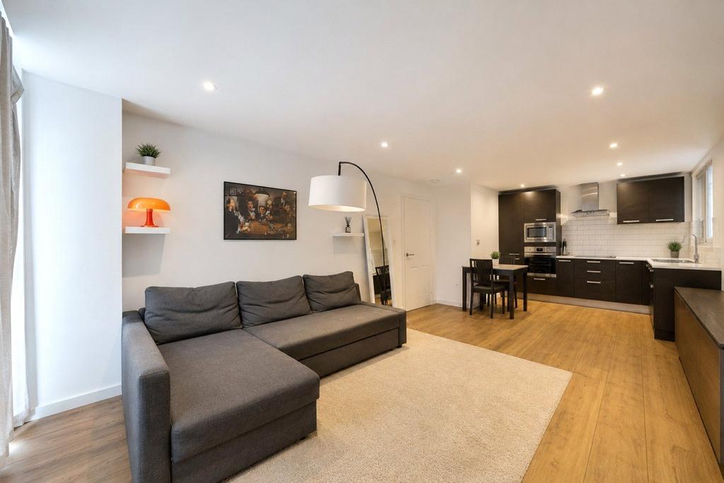 1 bedroom flat for sale