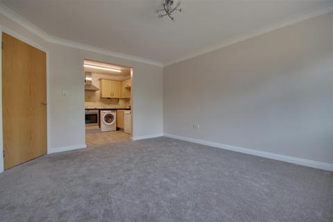 2 bedroom apartment to rent, Lakewood Road, Highcliffe, Christchurch