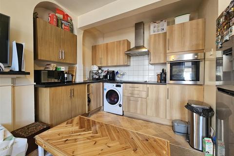 2 bedroom maisonette for sale, Grosvenor Road, Aldershot