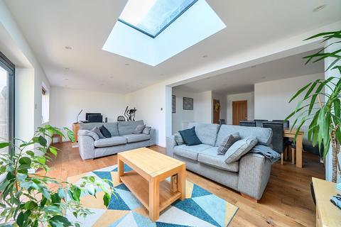 Tolworth Rise South, Surbiton, KT5