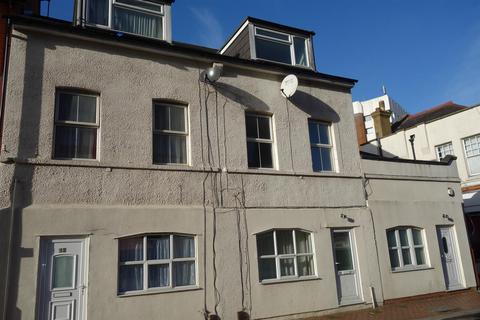 2 bedroom flat to rent, Gordon Road, Aldershot