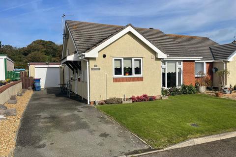 2 bedroom semi-detached bungalow for sale, Cae'r Mynydd, Holyhead, Anglesey, LL65